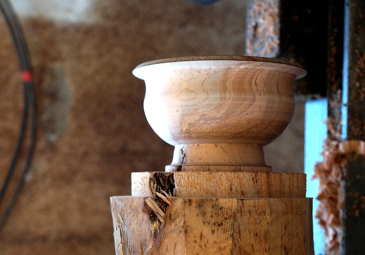 著作权人：向建兴    18760080848照片说明：木碗粗加工 拷贝.jpg